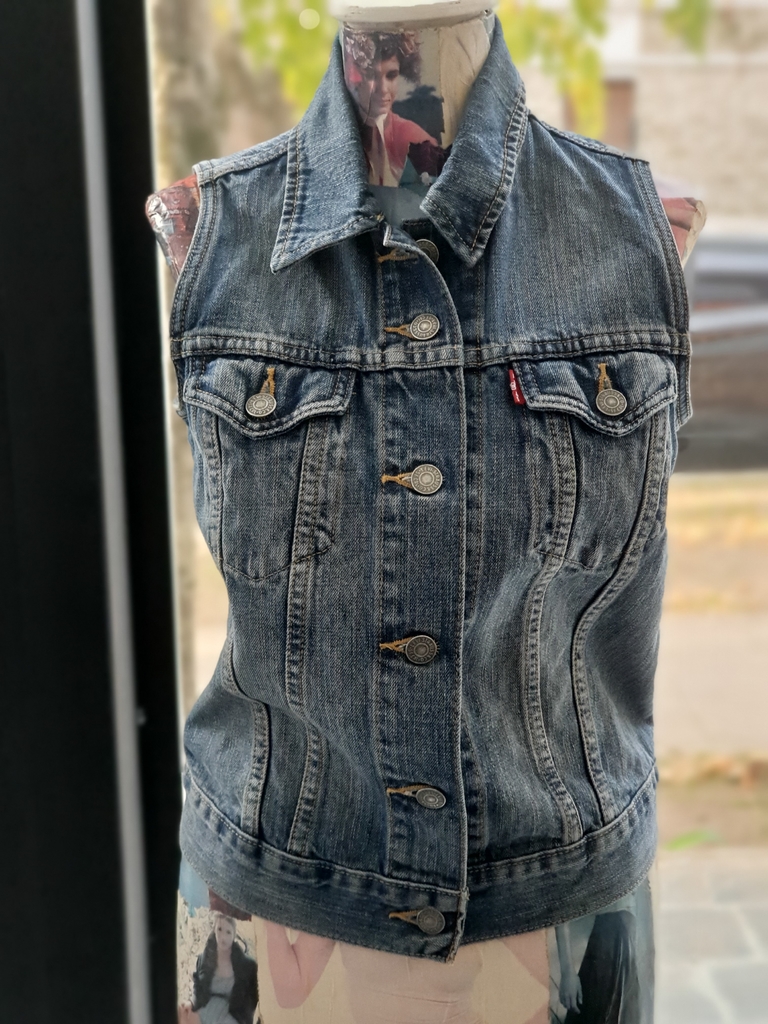 CHALECO DE JEAN MUJER LEVIS TALLE XS - Yo me renuevo