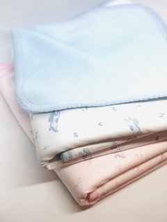 Manta de algodón pima y polar rosa - comprar online