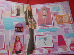 Álbum Barbie Fashion Look Mais De 100 Figurinhas Coladas - loja online