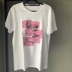 Camiseta Feminina Blossom Calvin Klein Jeans - comprar online