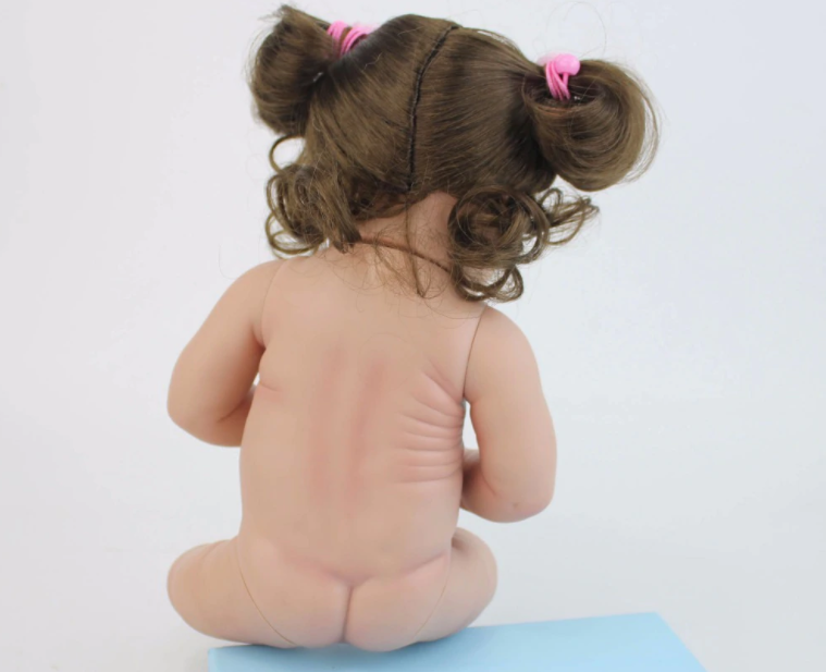 Boneca Reborn Bebê Menina Corpo De Silicone Com Chapéu E Kit