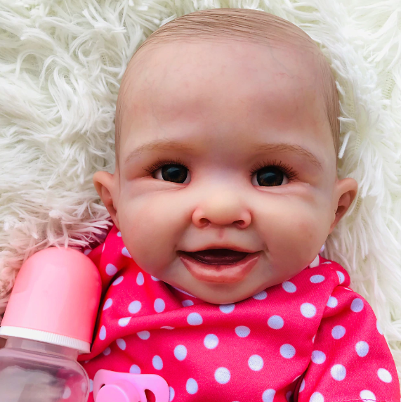 Bebê reborn: mulheres cuidam de bonecas realistas como se fossem de verdade  - Revista Crescer