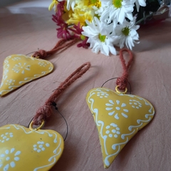corazón colgante amarillo chico - comprar online