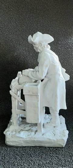 Importante escultura en bisquit francés afilador - Capdepont Antiques