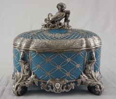Importante caja en porcelana de la manufactura de Sevres - comprar online