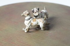 Pequeño grupo en bronce vienes -par de Jack Russell.