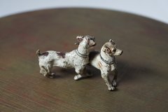 Pequeño grupo en bronce vienes -par de Jack Russell. en internet