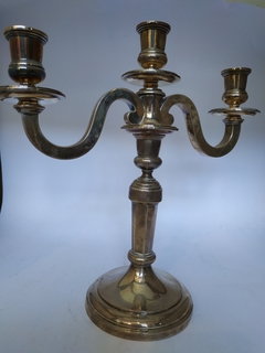 Par de candelabros de 3 luces con controles nacionales
