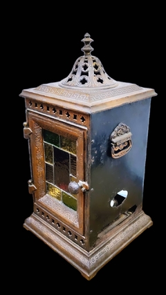 Estufa en hierro colado y vitral. -circa 1890 - comprar online