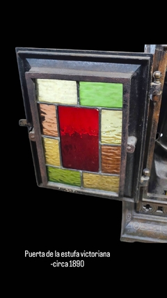 Estufa en hierro colado y vitral. -circa 1890 en internet