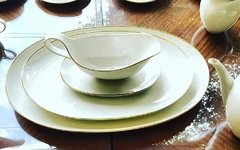 Servicio de mesa Hutschenreuther para 12 con cambio de plato principal en internet