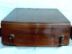 Juego de cubiertos para 8 comensales completo marca Robert F. Mosley - comprar online