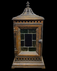 Estufa en hierro colado y vitral. -circa 1890