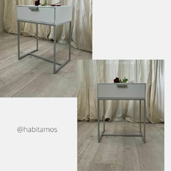 Diferentes vistas de la mesa de luz. Mueble para dormitorio.