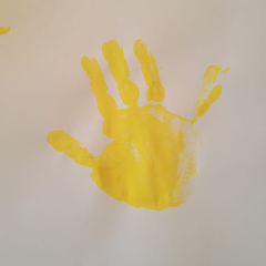 Quadro Desenhow arte mão criança 20x28cm - ILUSTRAÇÃO na internet