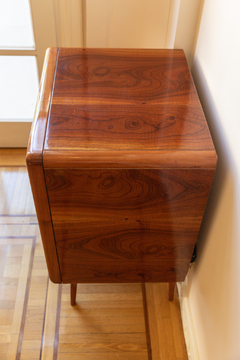 BarTV Sylvania Cedro Flameado - comprar online