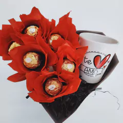 cajita con taza y flores de Ferrero Roger - comprar online