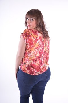 Remera Isa Estampada cuello bote - comprar online
