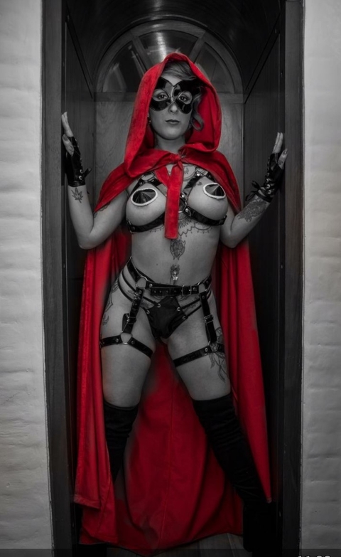 BONDAGE, SADO, CUERO
