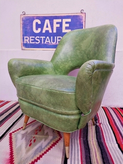 Sillón Retro con Patas Satélites. Años 70 en internet