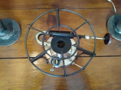 Antiguo calentador Primus de bronce. Hecho en Suecia - Un Viejo Almacén Antigüedades