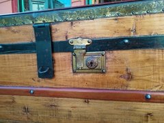 Baúl de viaje en madera con costillas - tienda online