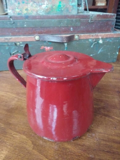 Cafetera de chapa enlozada con tapa