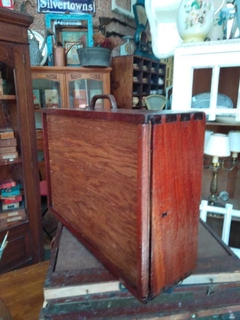 Caja Baúl con Tapa Corrediza y Cerradura - Un Viejo Almacén Antigüedades