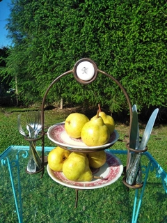 Centro de mesa/Frutera/Panera doble plano. En Hierro, con cubierteros y chapa enlozada - comprar online