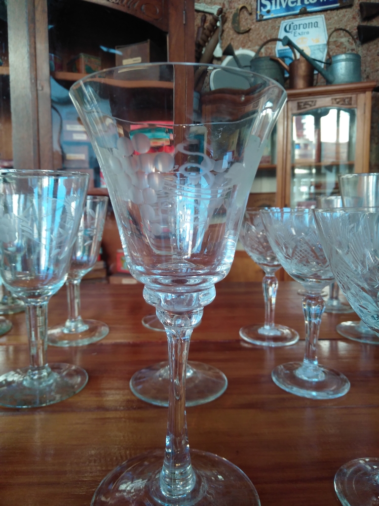 Copas y vasos antiguos de cristal
