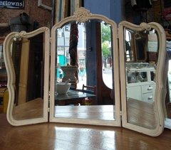 Espejo Estilo Provenzal Biselado - Un Viejo Almacén Antigüedades