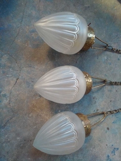 Imagen de Lámpara colgante con plafon y cadena. Piezas originales y antiguas