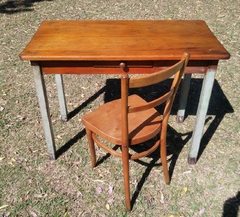 Mesa de Cocina con Cajón