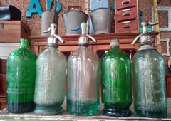 Antiguo Sifón de Color sin Cabeza