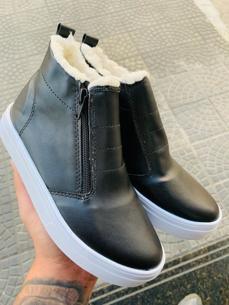 Tênis Botinha com Ziper Napa Preto e Pelo Branco