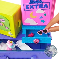 Imagen de Barbie Extra Minis Exclusive Doll & Pets Set - Mattel