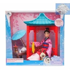 Disney Store Playset Princesa Mulan Incluye Gazebo Más Accesorios Hermoso