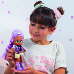 Cry Babies Bff Phoebe Fashion Doll en internet