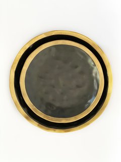 PLATO NEGRO CON BORDE DORADO chico - comprar online