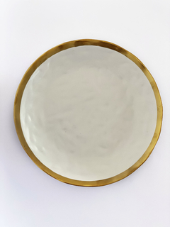 PLATO BLANCO CON BORDE DORADO CHICO