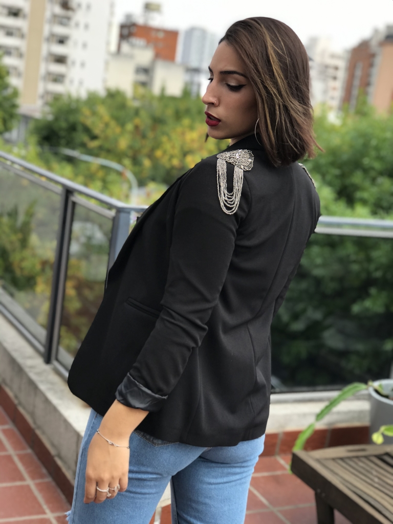 Blazer para mujer oversize con charreteras en las mangas | Tienda Online -  nafnaf