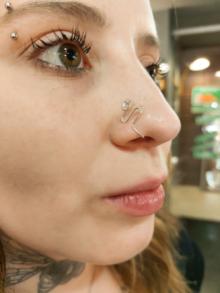 Piercing de nariz Curve em prata 925 - SÓ EU TENHO