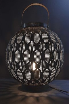 Lámpara de mesa estilo marroquí metal.