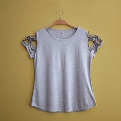 blusa recortes e pedraria cinza | CLUBE DA T-SHIRT