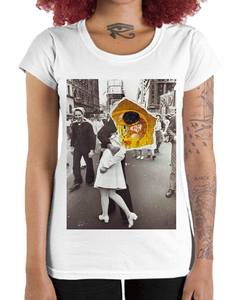 Camiseta Feminina Beijo da Vitória