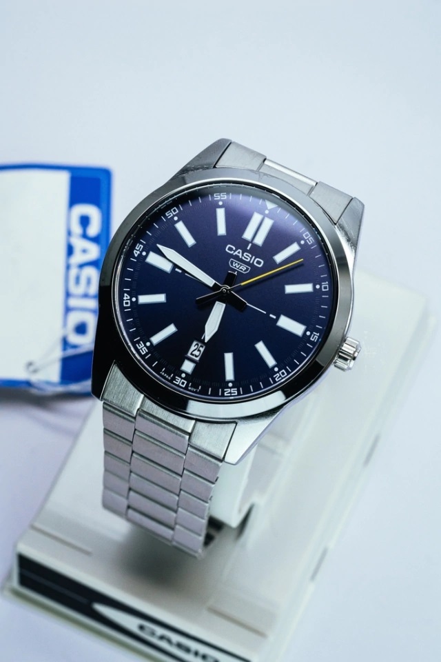 CASIO Collection MTP-VD02D-2E Orologio Uomo Quarzo