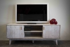 Bajo TV Levi - comprar online