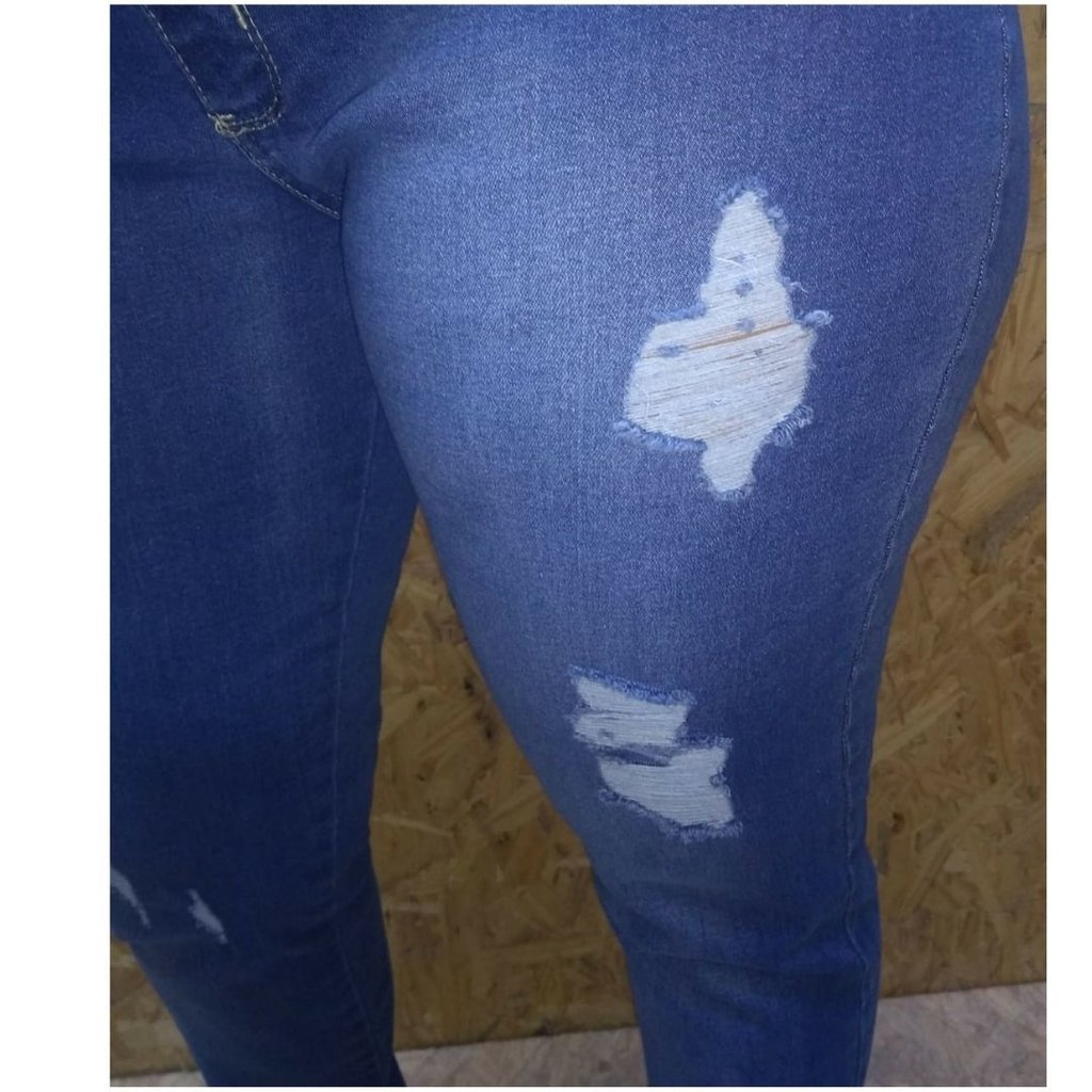 Jeans con roturas,