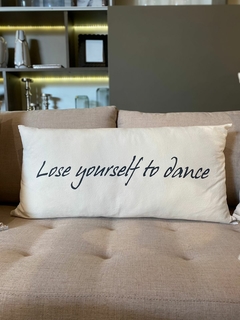ALMOHADÓN LOSE YOURSELF - comprar online