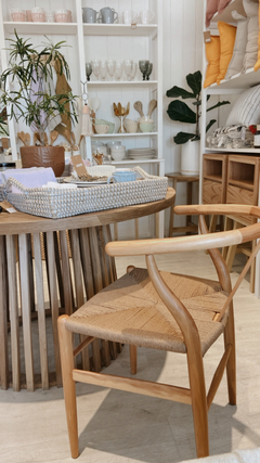SILLA WISHBONE LENGA en internet